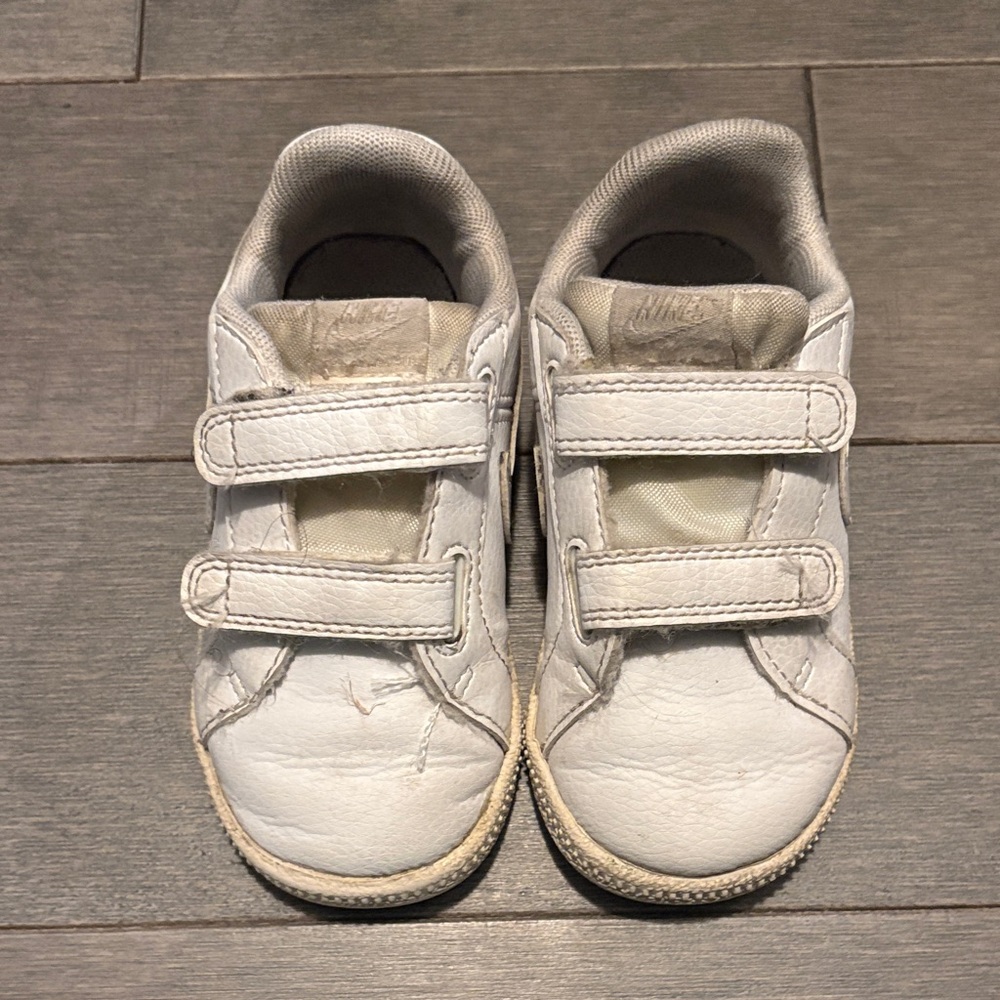 Nike Kids White Velcro Sneakers